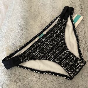 New sunsets California bikini black and white size large